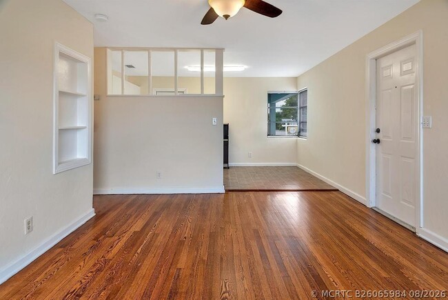 Photo - 711 11th Ave N