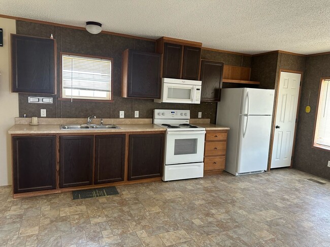 Photo - 3 Bed, 2 Bath Trailer