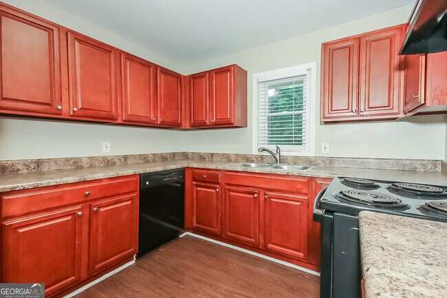 Photo - 261 Hermer Cir NW