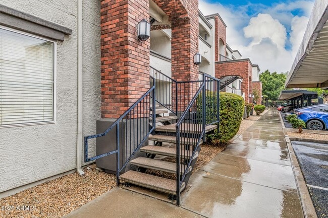 Building Photo - 3302 N 7th St Unit 307