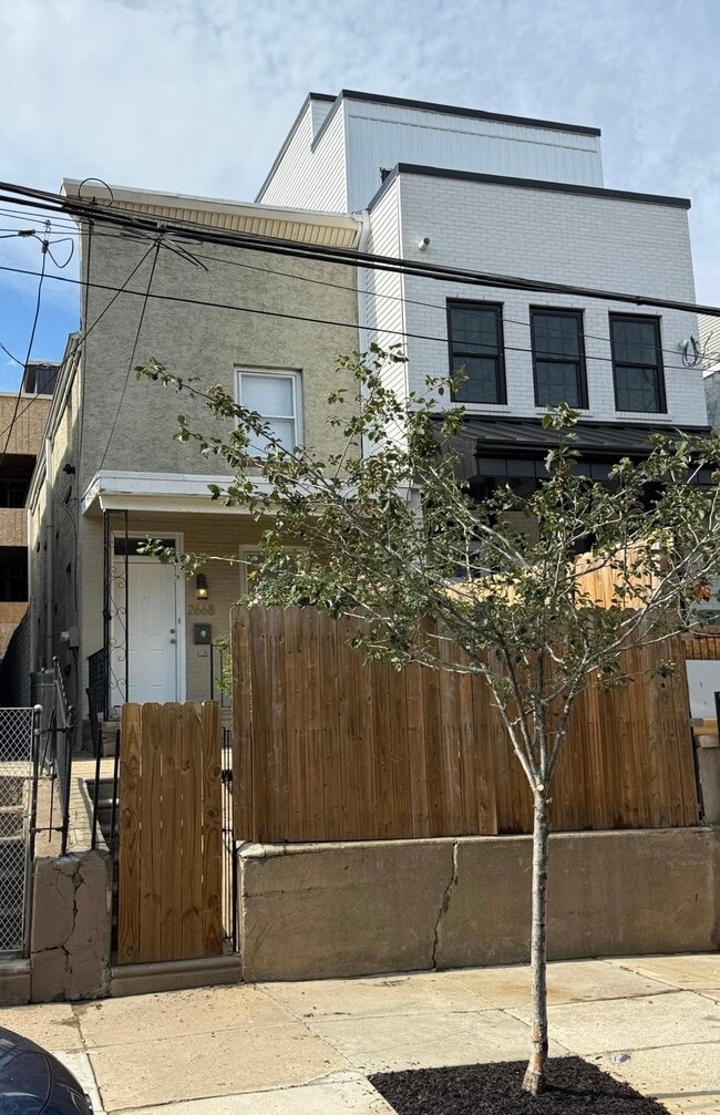 Building Photo - 2668 Braddock St Rental