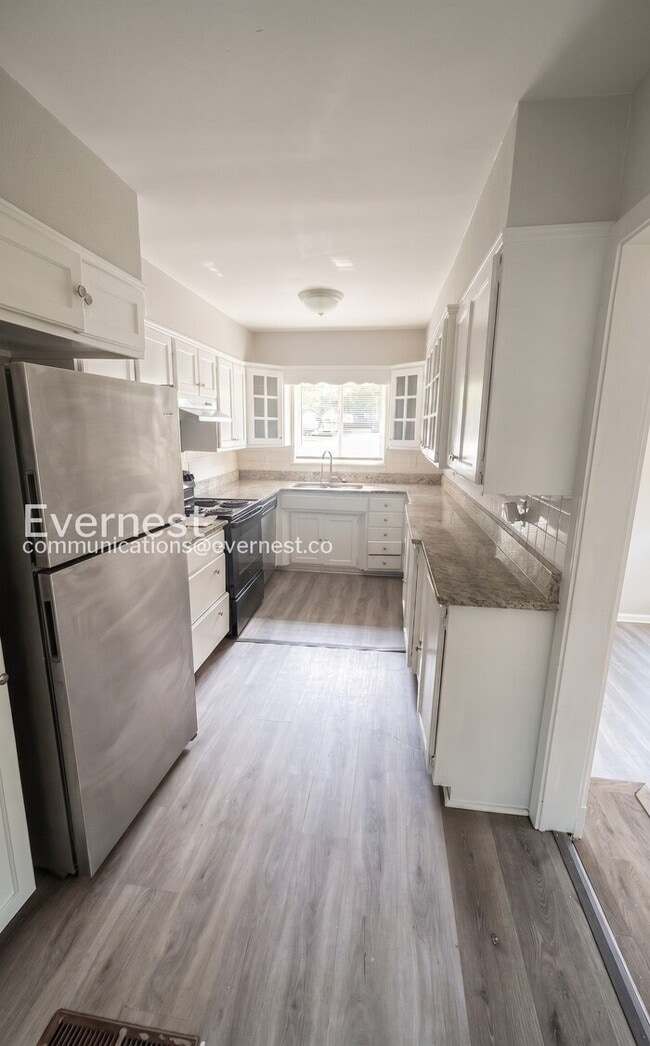 Photo - 1232 Oakwood St
