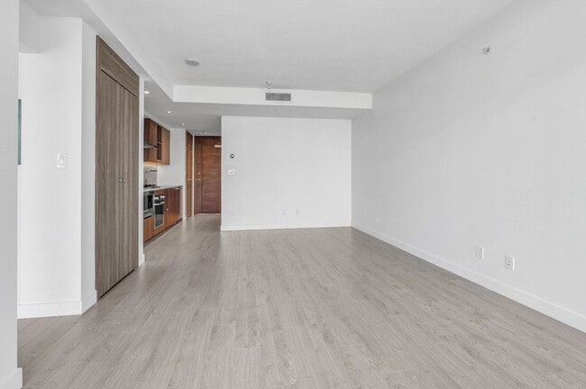 Photo - 2305-4720 Lougheed Highway Unit 2305