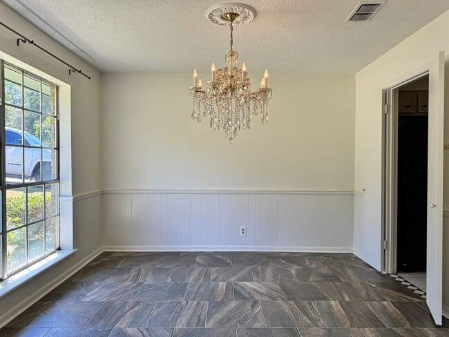 Photo - 1710 Chipco Dr