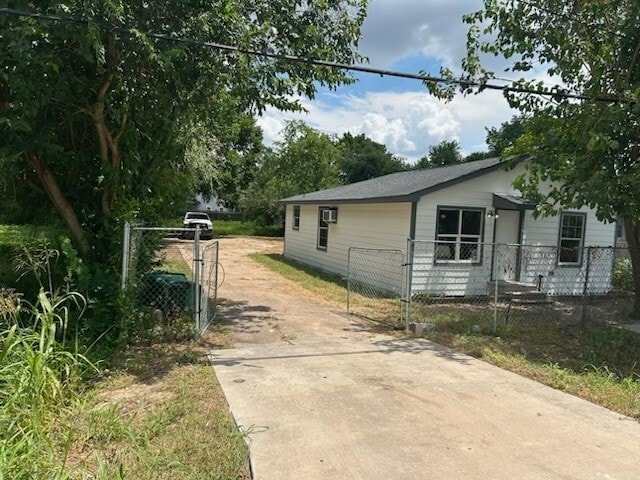 Building Photo - 8717 Brandon St Rental