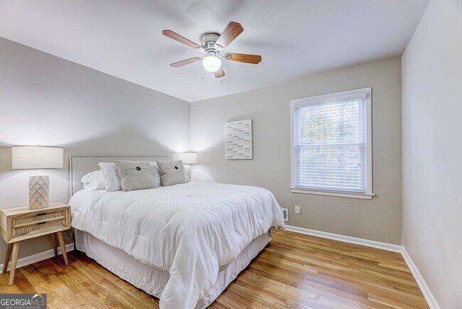 Photo - 1185 Lake Colony Dr