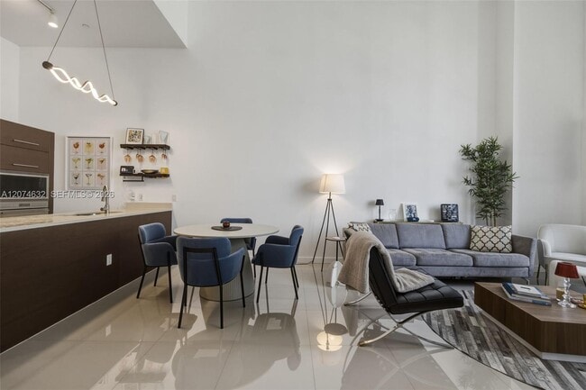 Photo - 475 Brickell Ave Unidad 1412