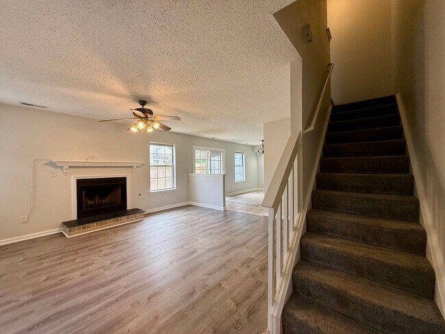 Photo - Bright and spacious 2 bed, 2.5 bath condo in the heart of Virginia Beach!