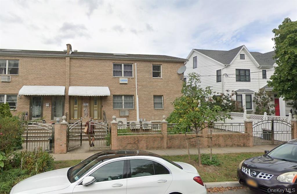 Photo - 214-27 38th Ave