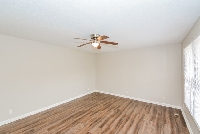 Photo - 405 Lillie Belle Ln