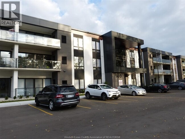 Photo - 140 Main St E Unit 109