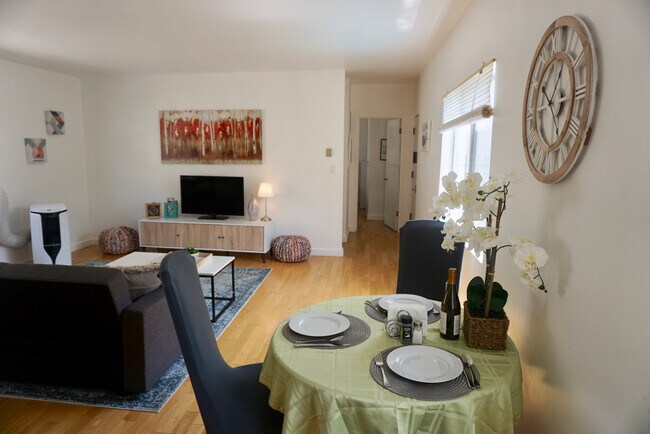 Photo - 11722 Darlington Ave