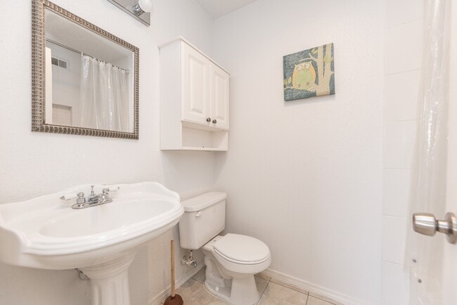 Building Photo - 2101 Fountain View Dr Unit 46 Rental