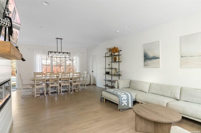 Photo - 75 Gillette Dr