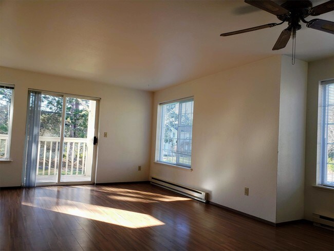 Photo - 1108 E Maryland St Unidad 2