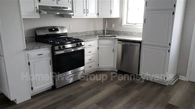 Photo - 806 Cowan Ave