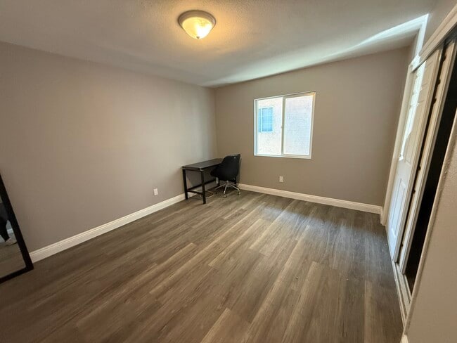 Photo - 3428 S Budlong Ave