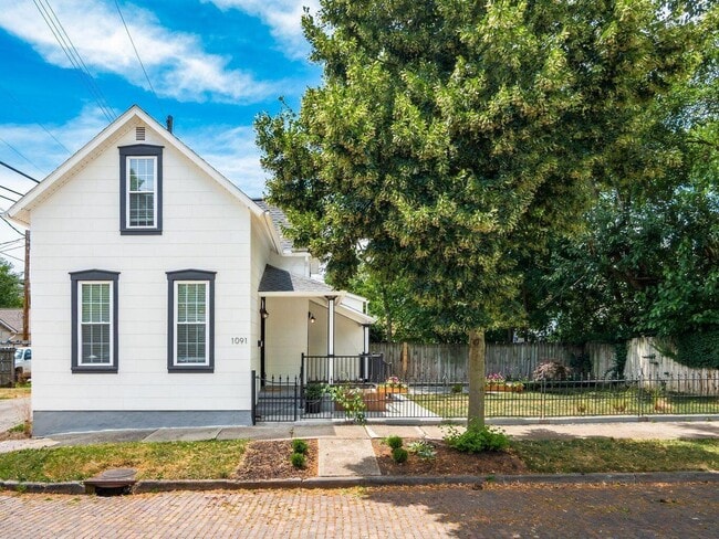 Photo - 1091 S Washington Ave House