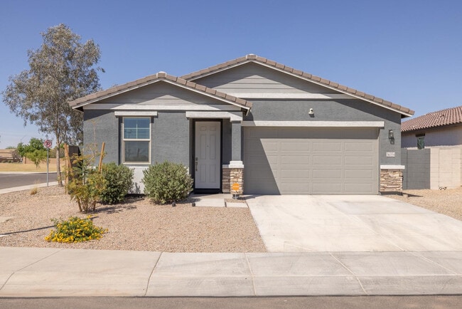 Building Photo - 36354 W San Clemente Ave
