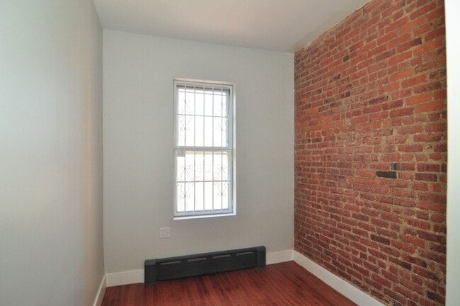 Photo - 506 E 188th St Unidad Apt 3