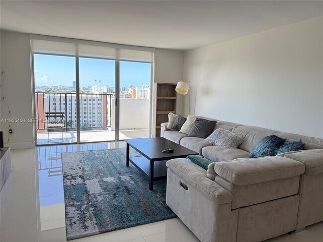 Building Photo - 2780 NE 183rd St Unit 1403