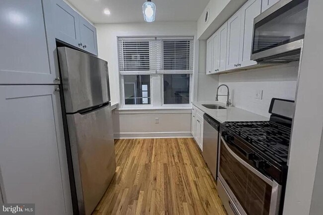 Photo - 336 Lombard St Unit 115