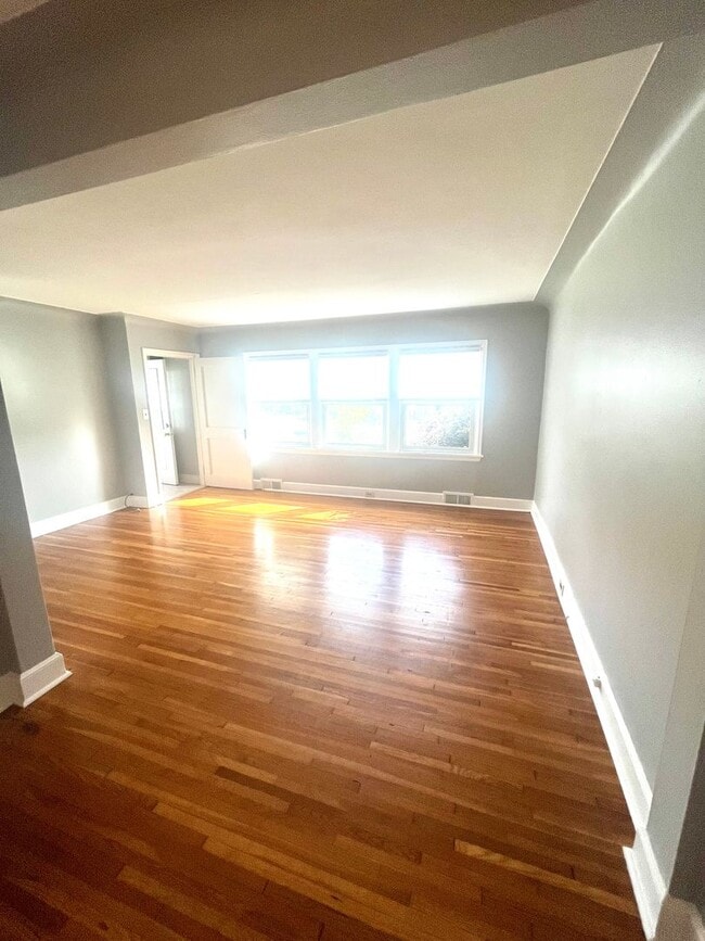 Photo - 1913-1915 Woodland Ave