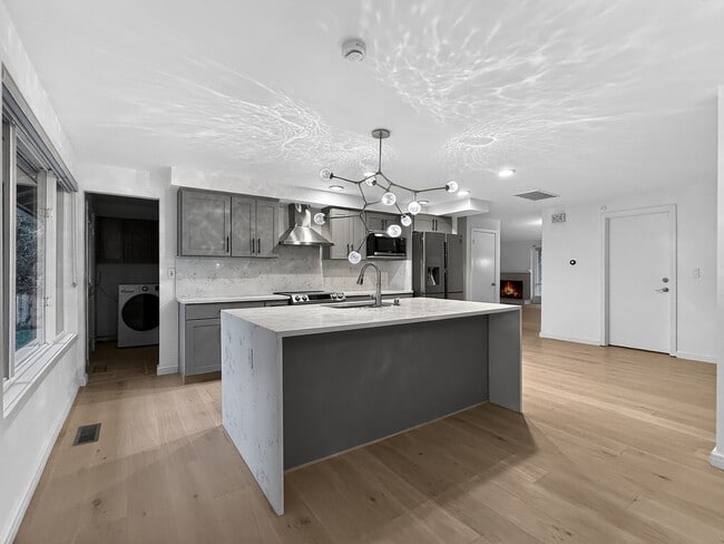 Photo - 16711 NE 18th St