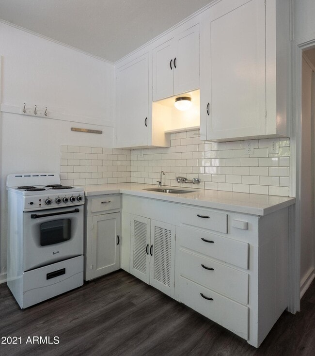 Building Photo - 908 W MacKenzie Dr