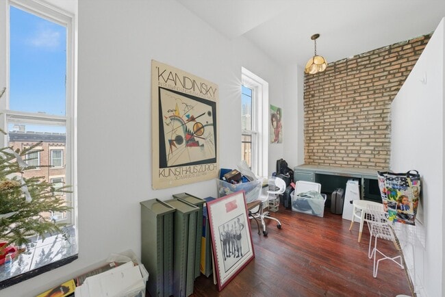Photo - 903 W 19th St Unit 3