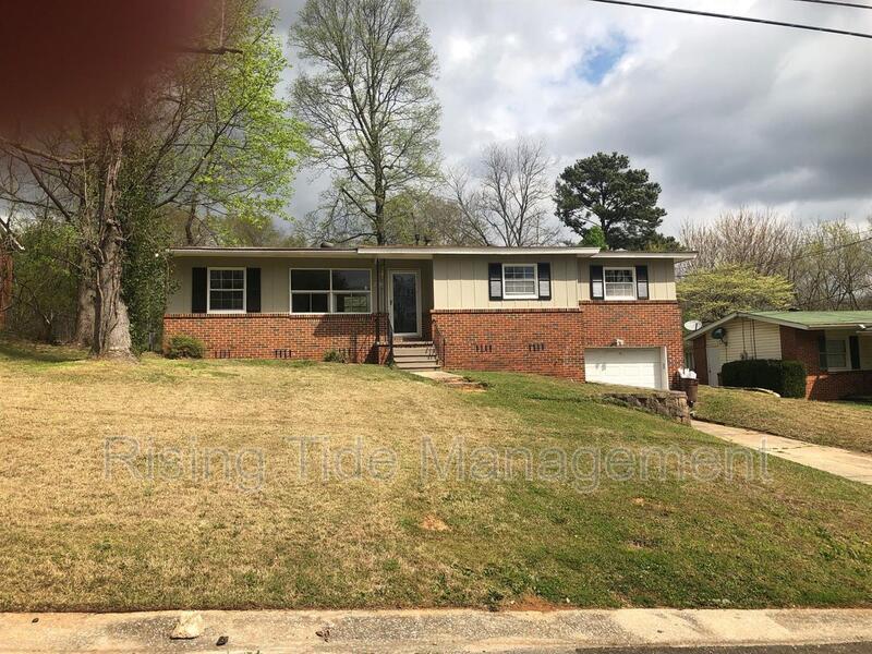 Photo - 200 E Haven Dr NE House