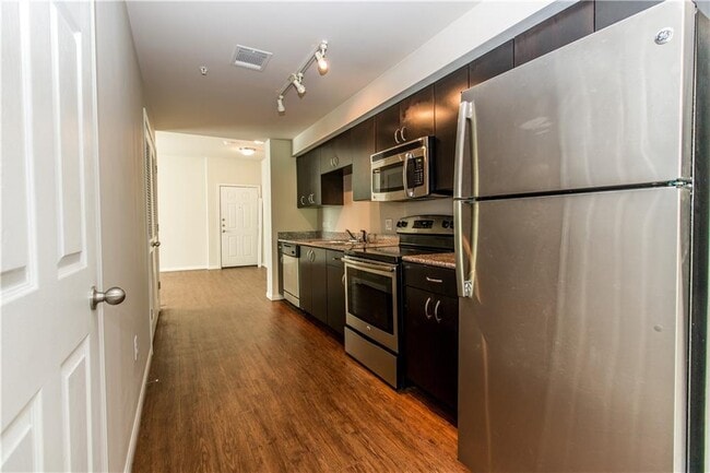 Photo - 1401 E 4th St Unit 201