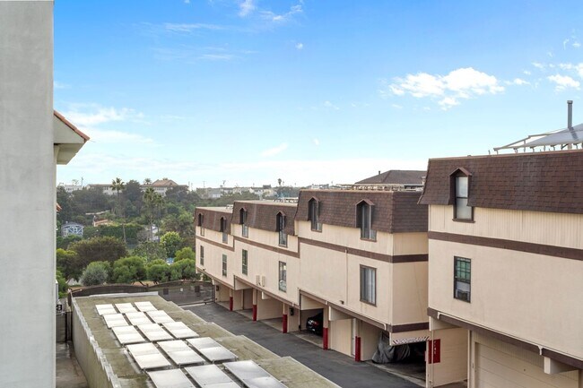 Photo - 1720 Ardmore Ave Unit 221