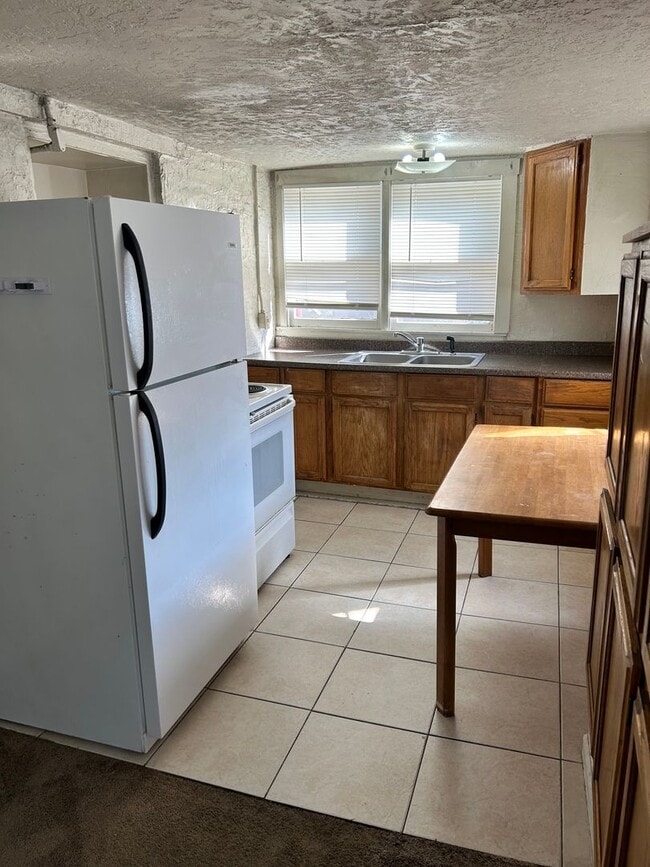 Photo - Great 2 Bedroom Apartment