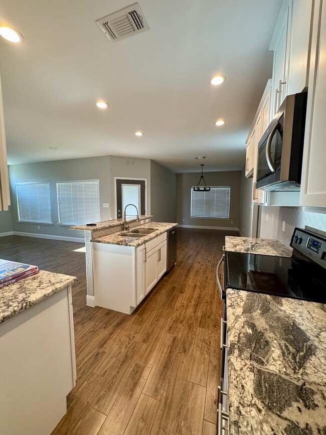 Photo - 124 Parkcrest