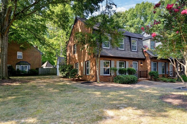 Photo - Spacious End-Unit Townhome