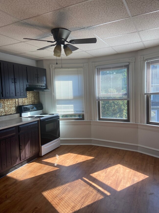 Photo - 227 Roslyn Ave Unit 2nd fl