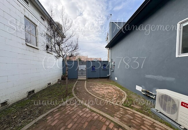 Photo - 18669 Pine St Unit A