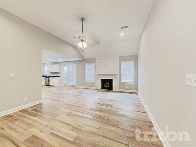 Photo - 1063 Spicer Dr