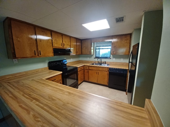 Photo - 705 E College Ave