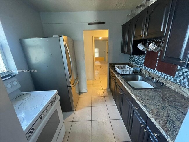 Photo - 1645 Lauderdale Manor Dr