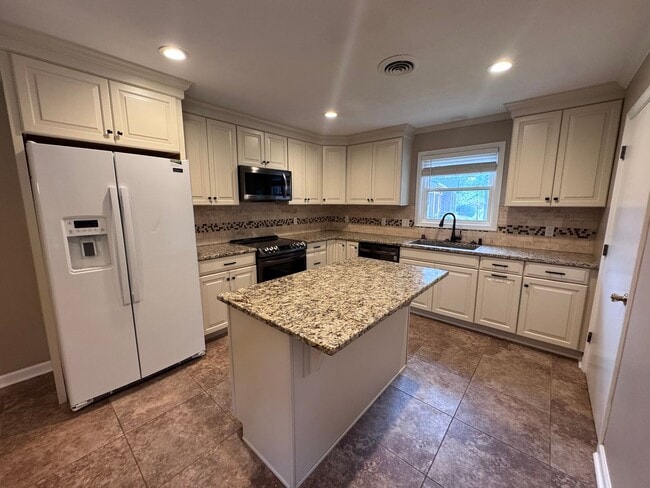 Photo - 3 bedroom 2 bath in Lone Oak