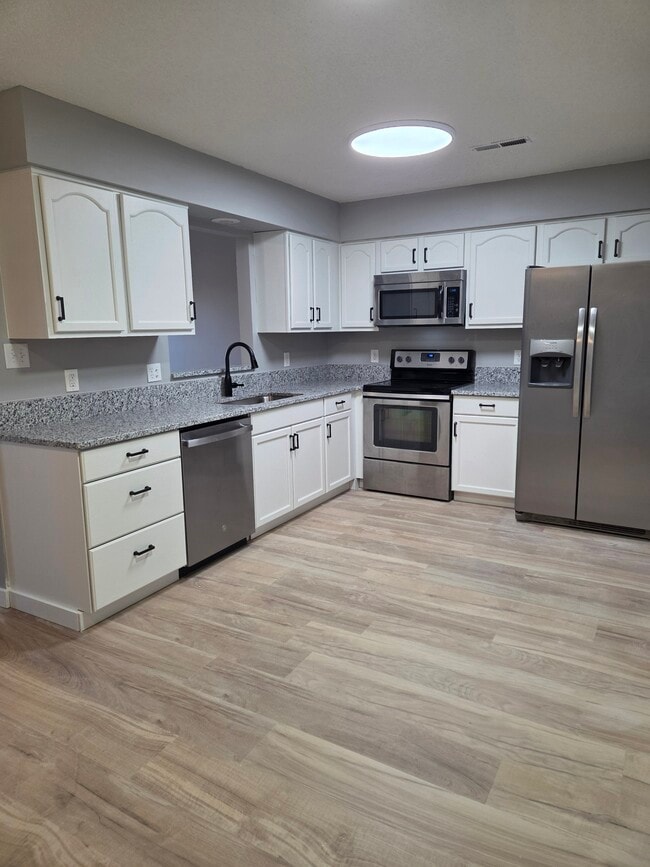 Photo - 8022 Intervale Way