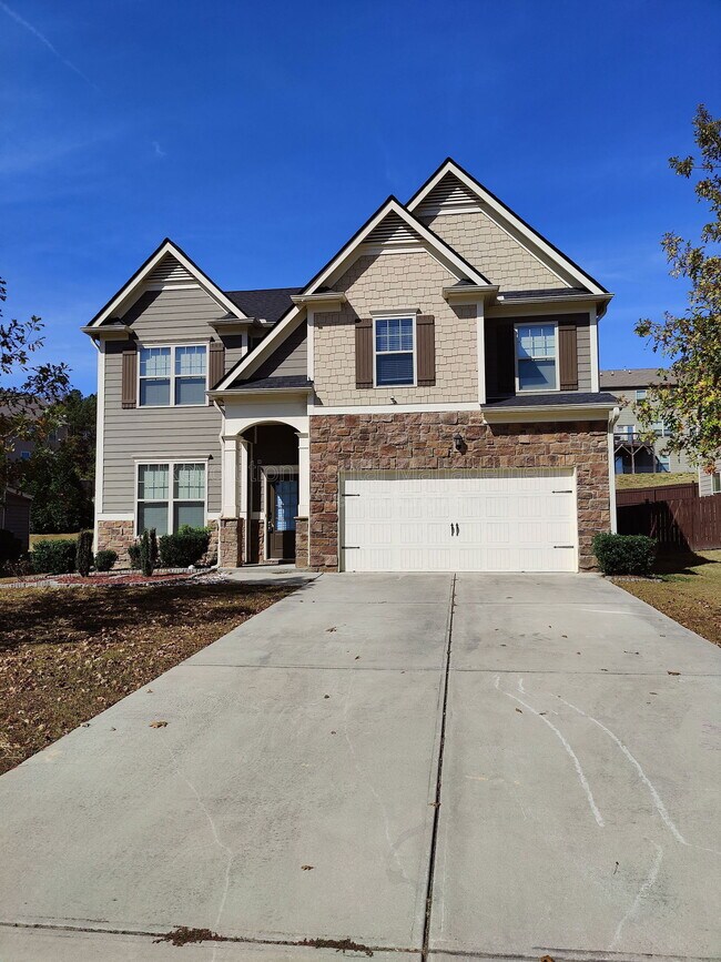 Building Photo - 823 Python Dr