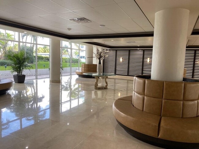 Photo - 5005 Collins Ave Unidad 722