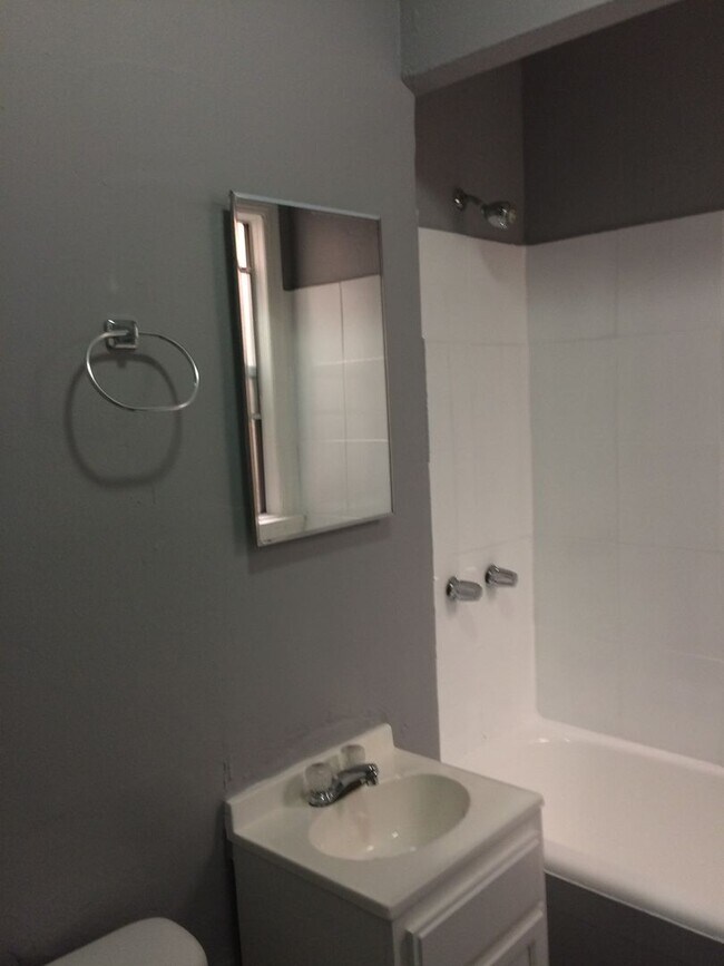 1438 Wright LLC