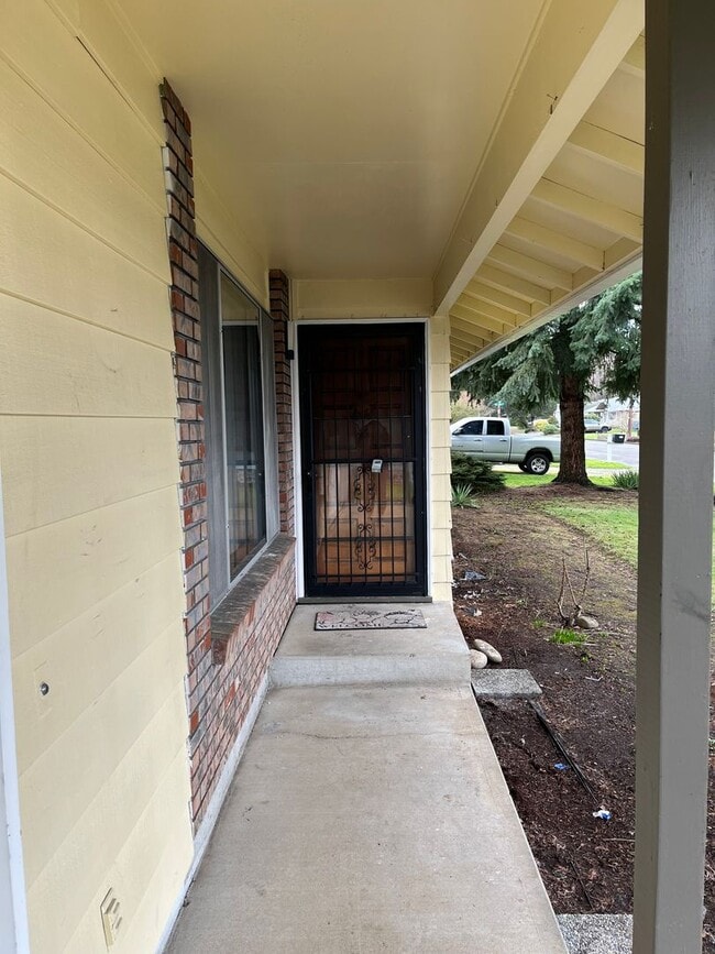 Photo - Mid-Mod on Missoula- Single Story!