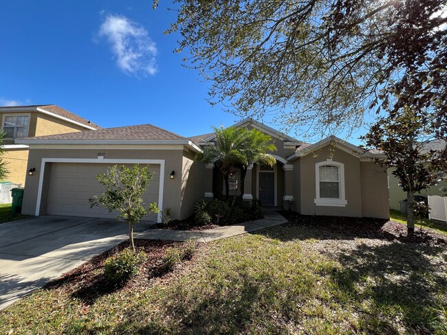 $2,295 ** Annual ** 4 Bedroom / 3 Bath * S... - $2,295 ** Annual ** 4 Bedroom / 3 Bath * S... House