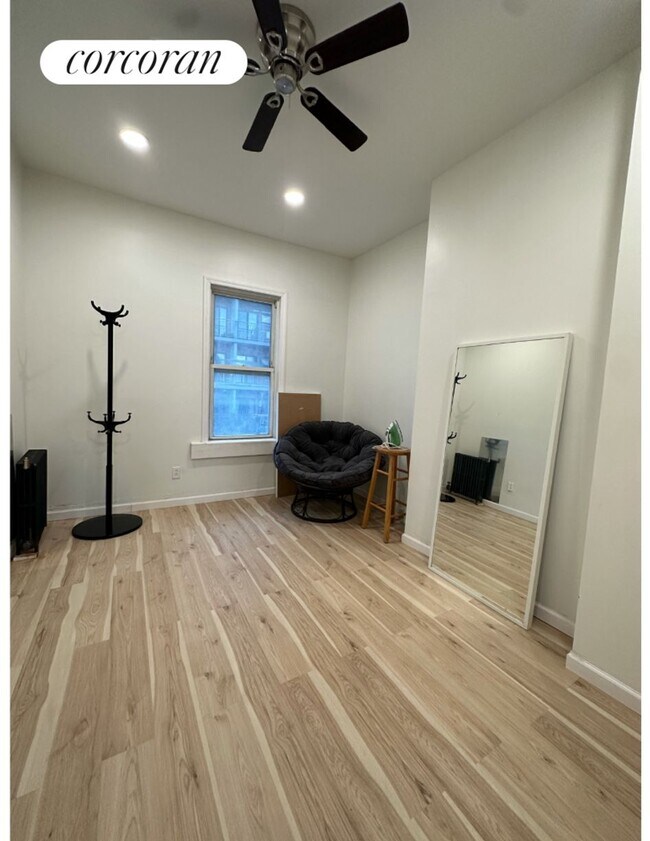 Photo - 27-01 41st Ave