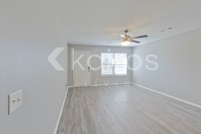 Photo - 5002 Thomas St